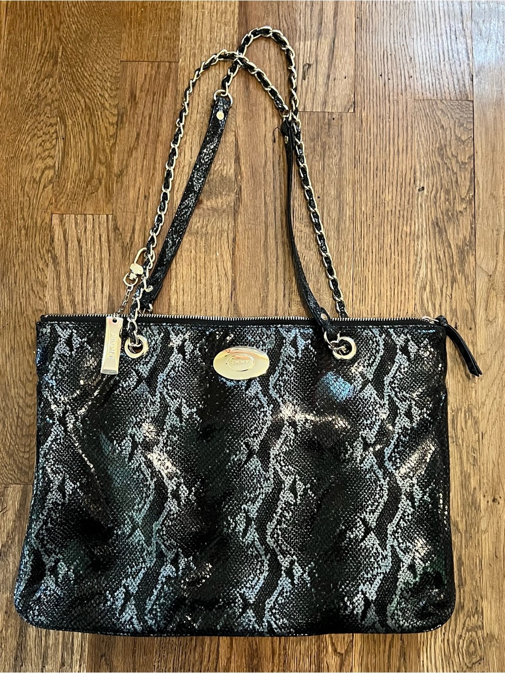 DKNY Black SnakeSkin Chain Handled Purse Sleek Flattering